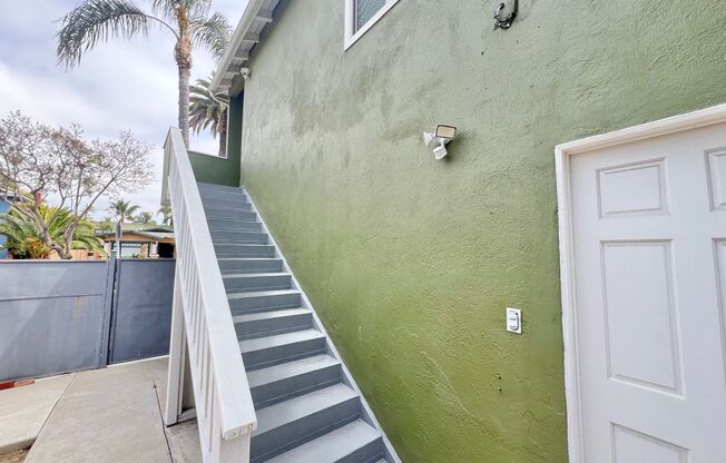 Top-Floor Urban Retreat in the Heart of Downtown Long Beach
