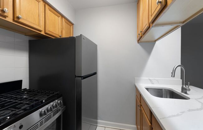 Studio, 1 bath, 320 sqft, $1,425, Unit 337
