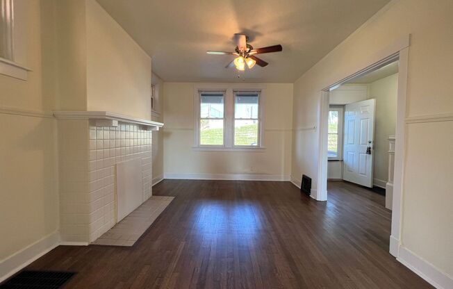 Now showing 2BR 1 Bath Townhouse!