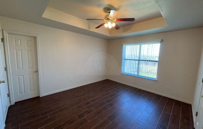 3 beds, 2 baths, $1,225, Unit 3607 Dustin Ct Unit B