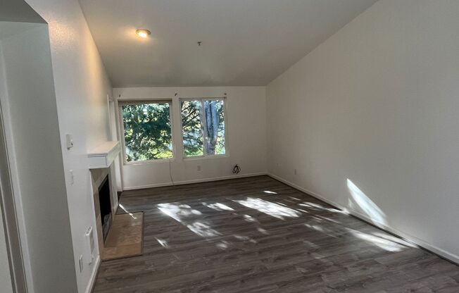 East Hill 2-bedroom top-floor unit w/s/g included