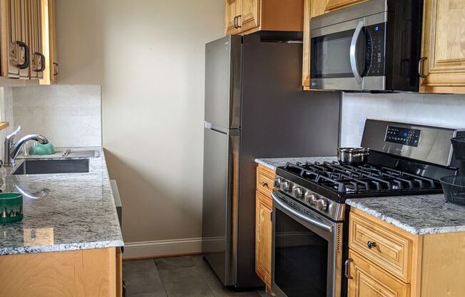 1 bed, 1 bath, 775 sqft, $1,700, Unit 95 Upper (Furnished)