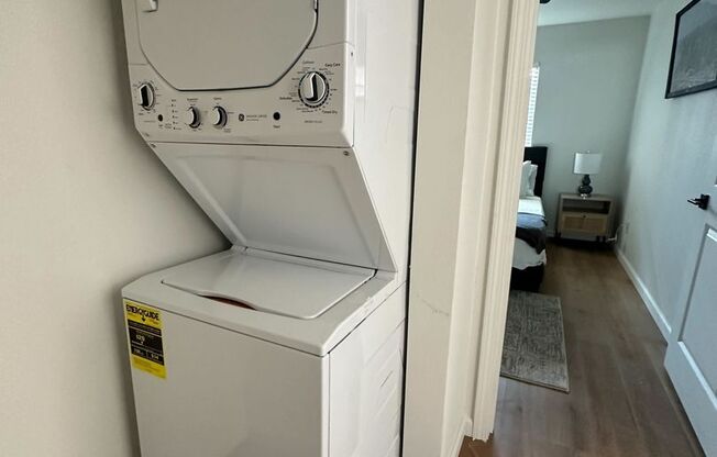 1 bed, 1 bath, 563 sqft, $1,370, Unit 220