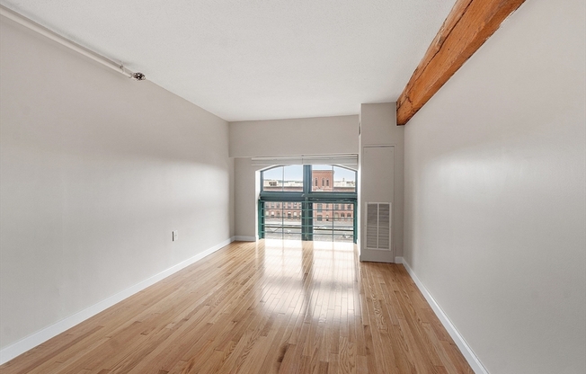 2 beds, 1.5 baths, 1,518 sqft, $2,400, Unit 619