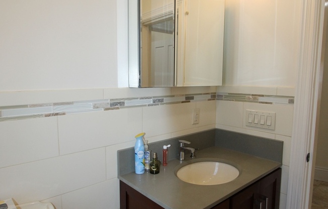 2 beds, 1 bath, $3,150, Unit 2nd Floor Unit