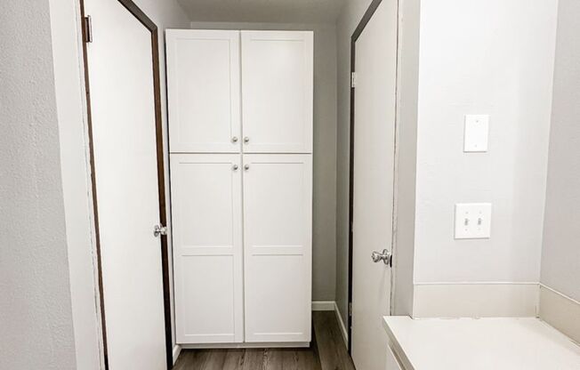 1 bed, 1 bath, 610 sqft, $1,100, Unit 72