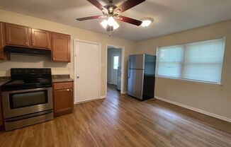 3 beds, 2 baths, $1,300