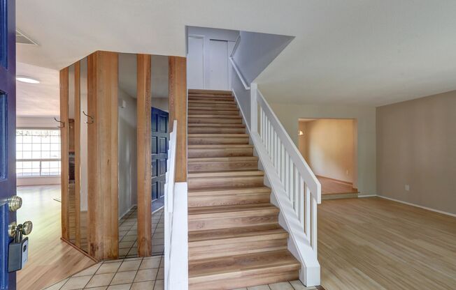 4-bedroom 2.5 bath on cul-de-sac in Kirkland