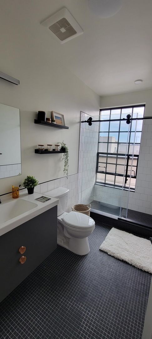 2 beds, 1 bath, 857 sqft, $2,905, Unit 605