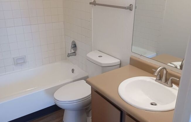 Studio, 1 bath, 352 sqft, $749, Unit 211