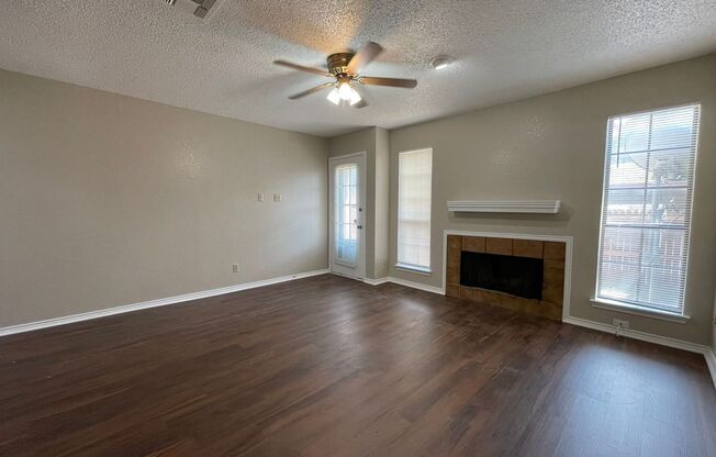 AVAILABLE NOW 2 BEDROOM 1.5 BATH TOWNHOME IN SW FORT WORTH