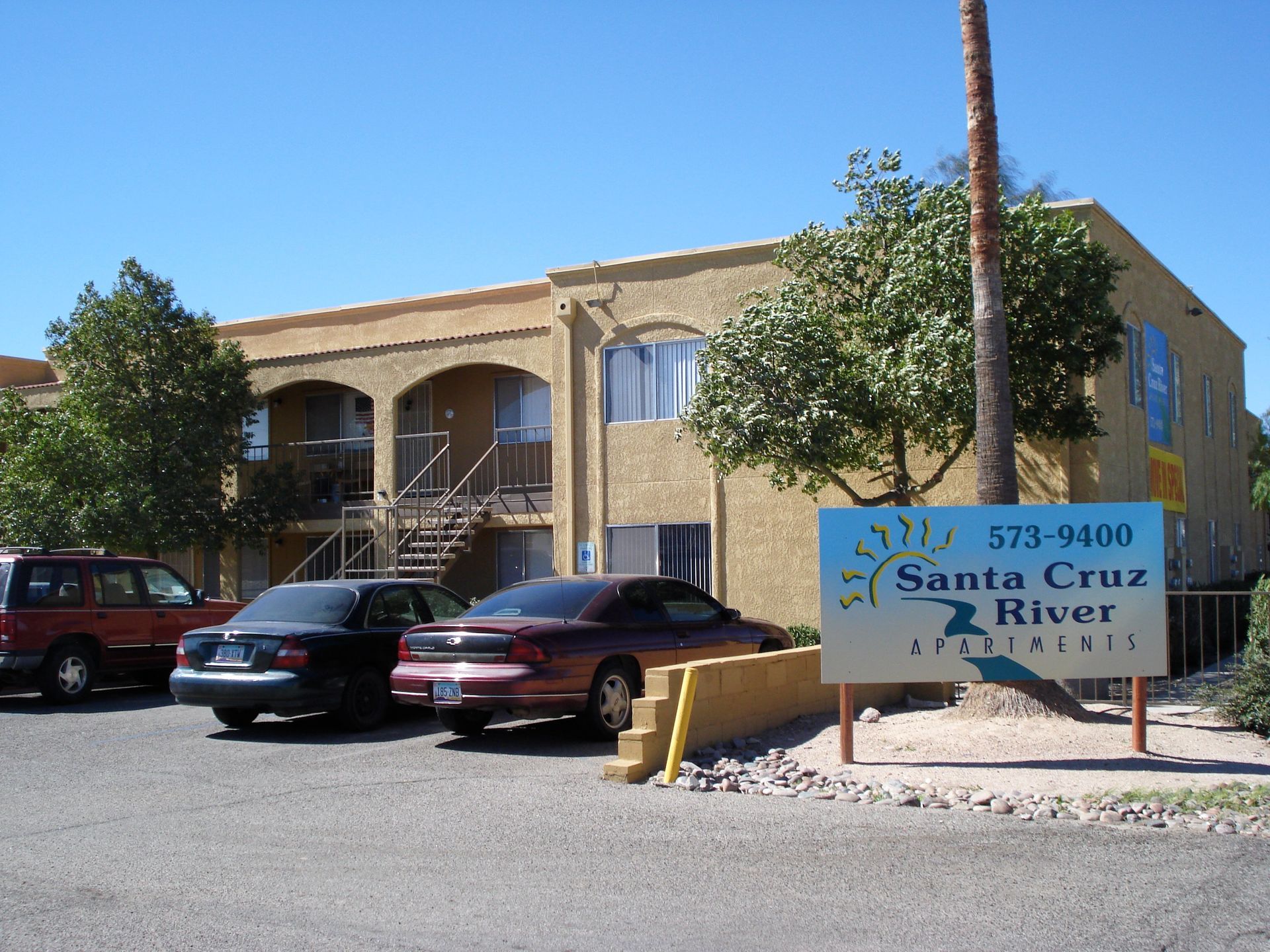 Santa Cruz River Apartments