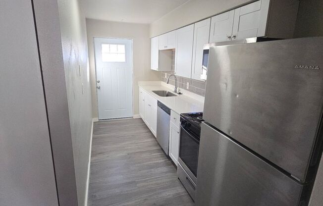 2 beds, 1 bath, 850 sqft, $1,195, Unit 18