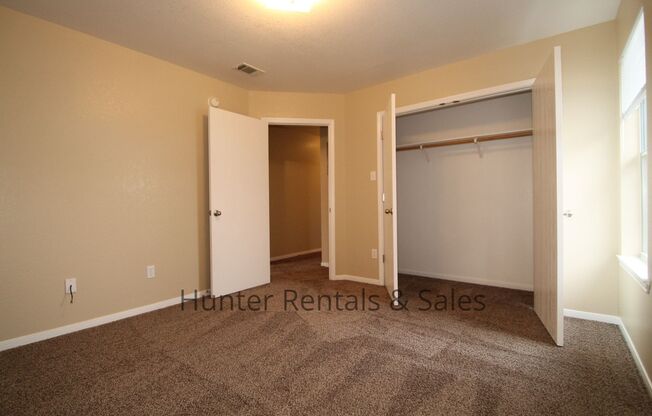 3 beds, 2 baths, $1,150