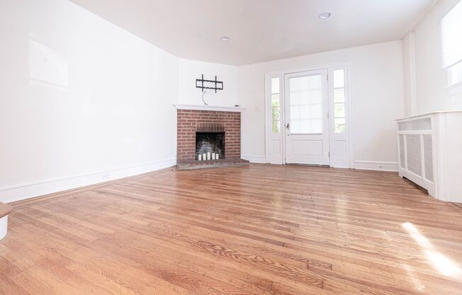 Twin Newly Renovated Brick Home in Lower Merion SD! Walk to park!