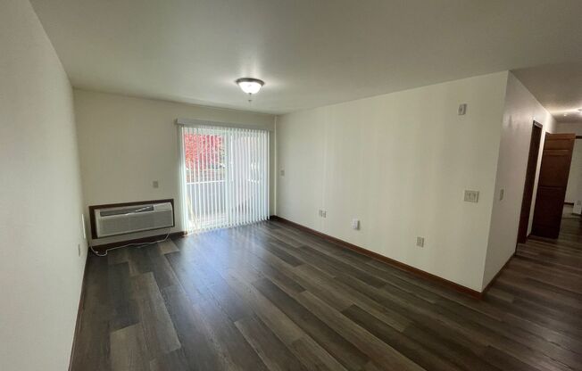 2 beds, 2 baths, 1,040 sqft, $1,595, Unit 3148-205