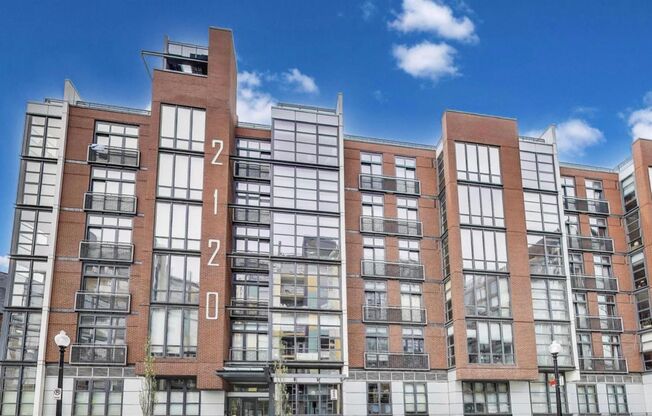Beautiful 1 bedroom + 1 Ba + Garage space in Shaw, DC