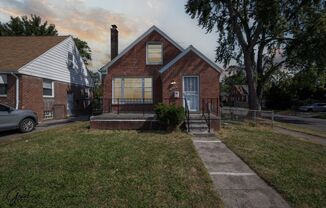 $1,350/month - 3 Bed 2 Bath Single Family Home in Detroit