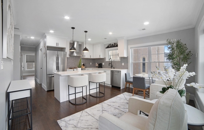 593 GALLIVAN BLVD