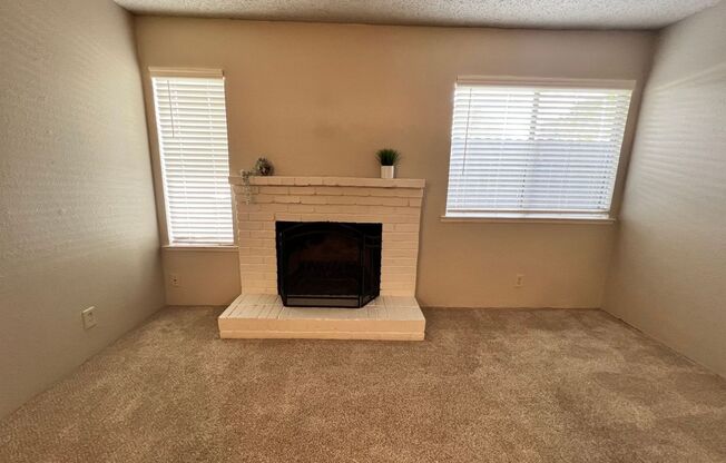 2 beds, 1 bath, $1,595