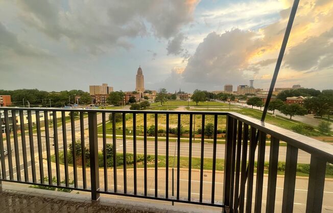 2 beds, 2 baths, 956 sqft, $1,595, Unit 524