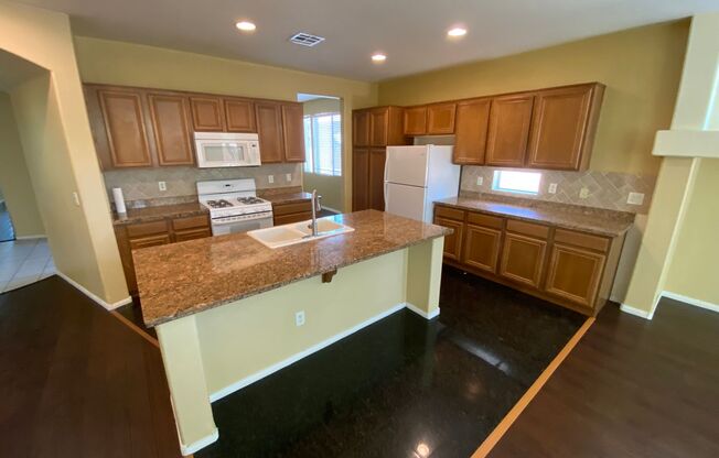 Beautiful 3 bed/2 bath home located in the SW area of Las Vegas