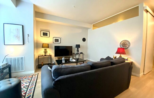 1 bed, 1 bath, 587 sqft, $1,450, Unit 105