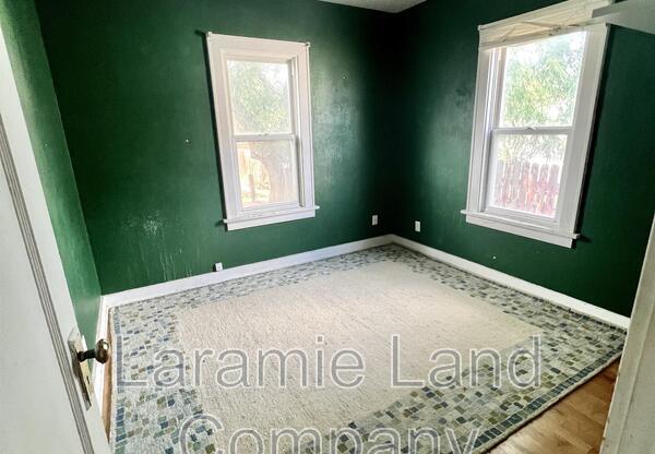 658 N 10 ST
