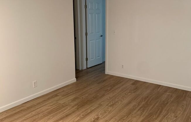 2 beds, 1 bath, 700 sqft, $1,750, Unit 001