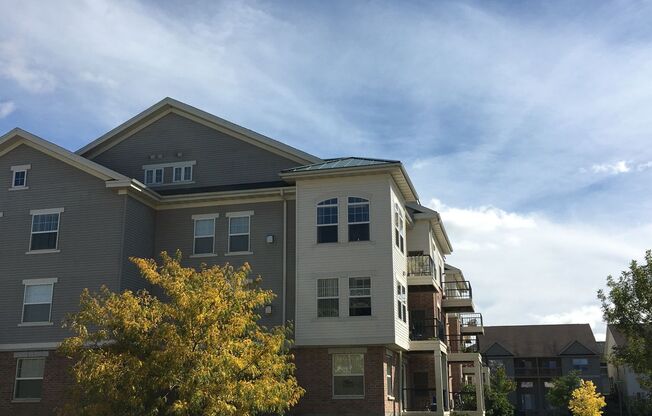 2 beds, 2 baths, 1,050 sqft, $2,005, Unit 8118-403