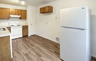 2 beds, 1 bath, $1,350, Unit 4