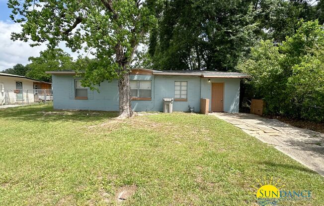 Newly Renovated 2 Bedroom Home in Pensacola!