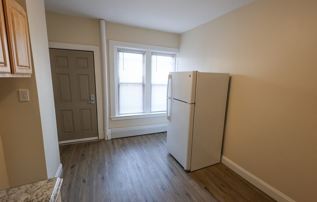 3 beds, 1 bath, 1,100 sqft, $3,418, Unit 1