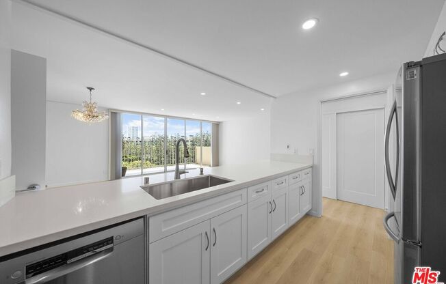 2 beds, 2 baths, 1,080 sqft, $6,300, Unit 808