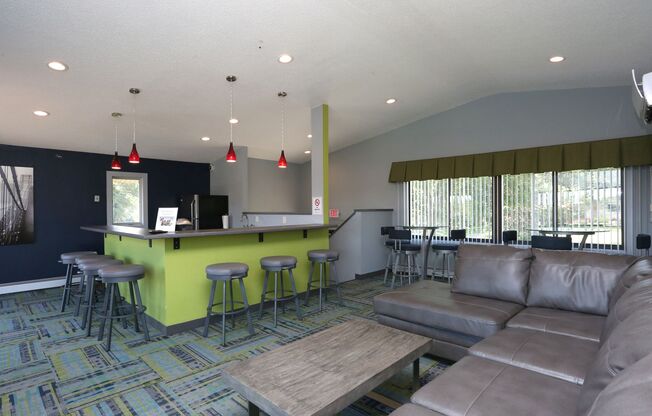 2 beds, 1 bath, 956 sqft, $1,450, Unit 7820-106