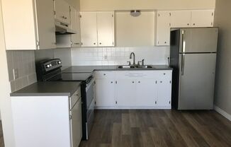 2 beds, 1 bath, 760 sqft, $1,100, Unit 31