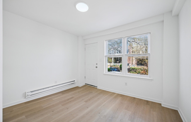 318 W BERKLEY ST