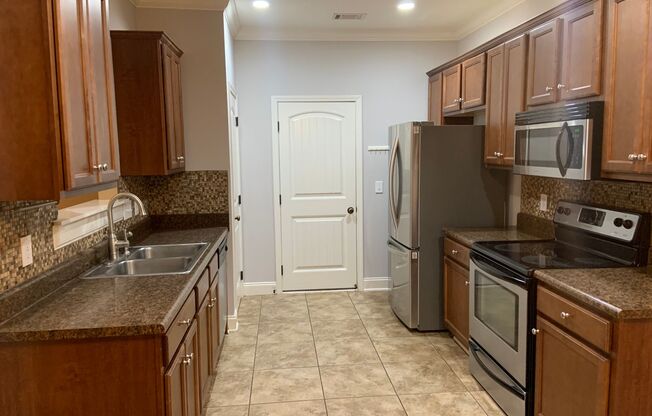 Luxurious Townhouse in Auburn!