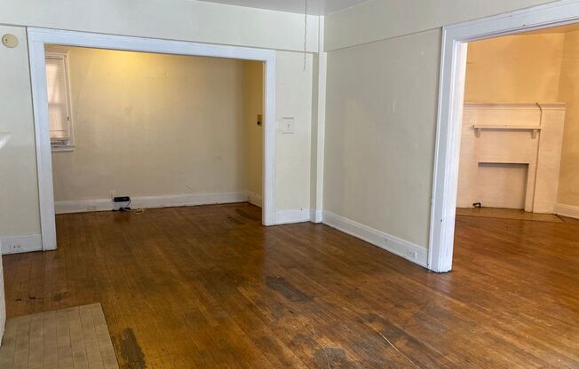 3 beds, 1.5 baths, $2,100, Unit 905 Maryland Apt 2