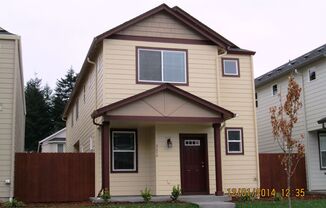 Beautiful 4 Bed 2.5 Bath Home in Vancouver! Great Location!