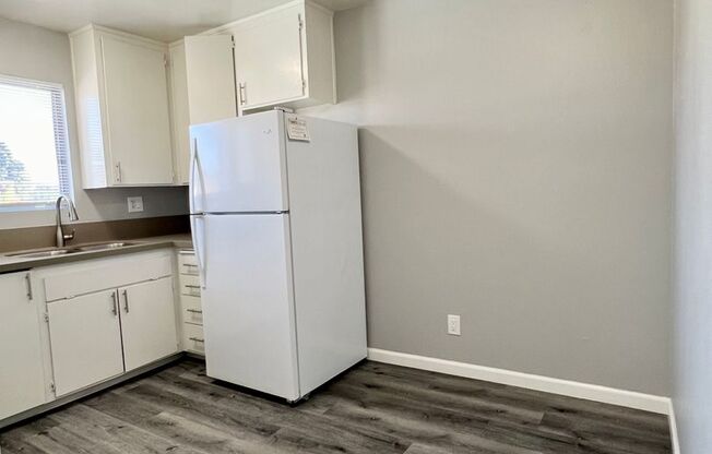 2 beds, 1 bath, 704 sqft, $1,995, Unit 16