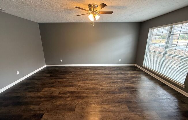 2 beds, 2 baths, $1,200, Unit 14 Conifer Ring