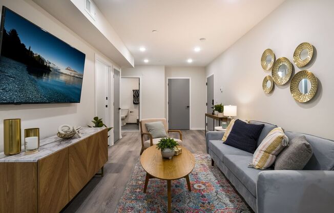 2 beds, 2 baths, 793 sqft, $2,500, Unit 4415 Chestnut - Standard 2 Bedroom