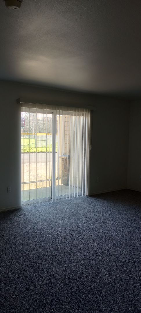 1 bed, 1 bath, $1,325, Unit 107