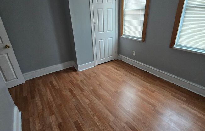 3 beds, 1 bath, $1,300