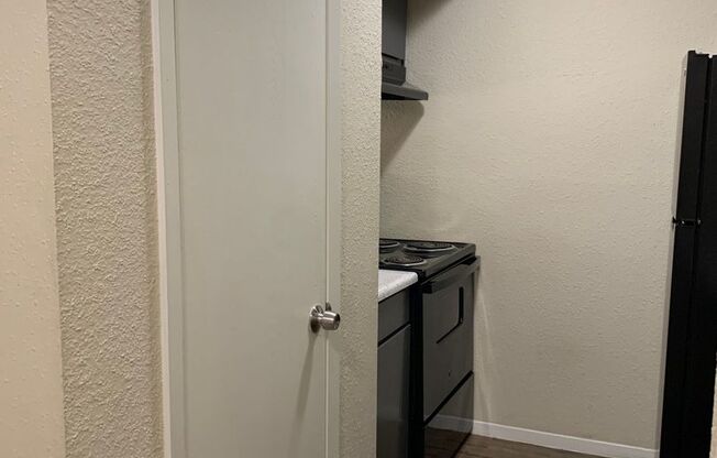 1 bed, 1 bath, 841 sqft, $925, Unit 1617