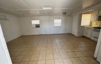 Studio, 1 bath, 450 sqft, $875, Unit 729 1/2