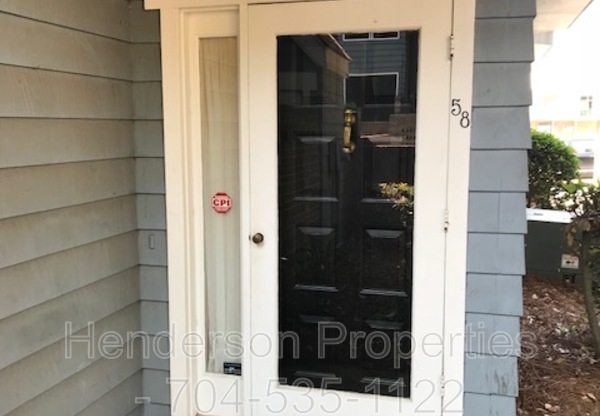 419 W 8 ST