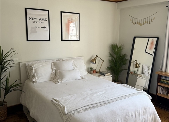 3 beds, 2 baths, 1,500 sqft, $5,500, Unit 7H