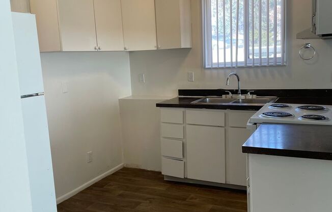 2 beds, 1 bath, 900 sqft, $1,095, Unit 01BN
